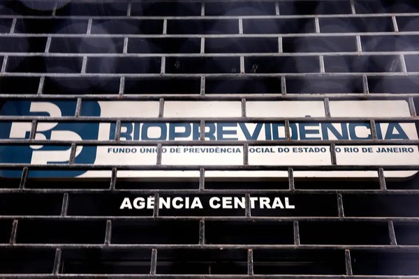 Operação contra Cláudio Castro mira aportes de R$ 3,6 bi em fundos do Master