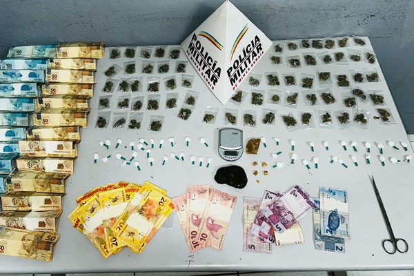 PM apreende grande quantidade de drogas e mais de R$13mil em casa usada para tráfico em Patos de Minas
