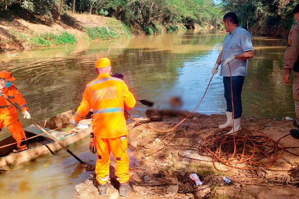 Pescadores encontram corpo de homem boiando nas águas do Rio Paranaíba em Patos de Minas