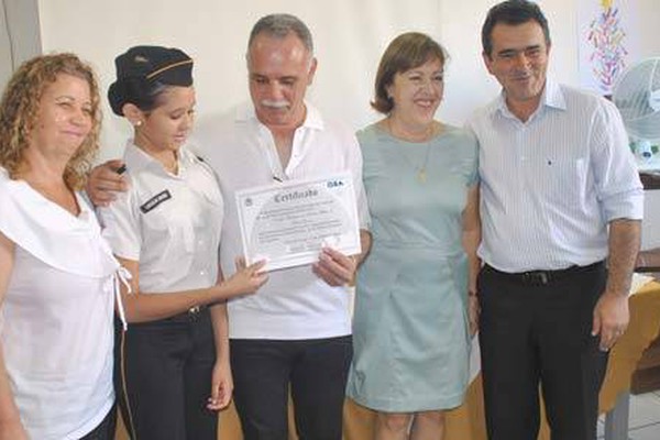 Alunos de Patos de Minas recebem medalhas da Olimpíada de Astronomia