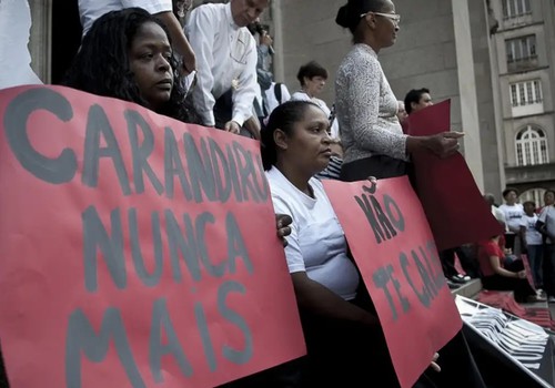 Justiça de SP extingue penas de policiais pelo massacre do Carandiru