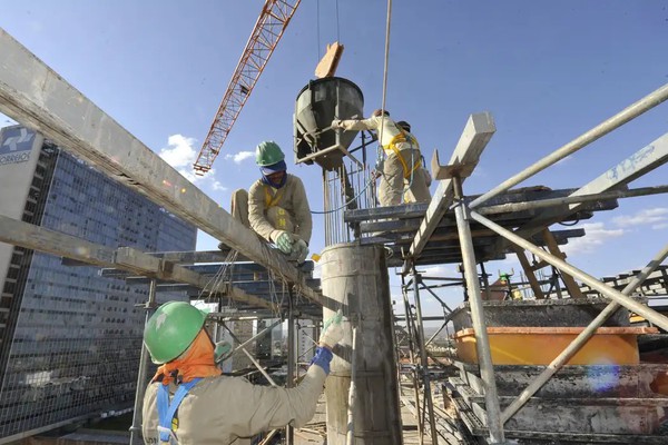 Brasil cria 165,8 mil postos de trabalho em agosto, aponta Caged
