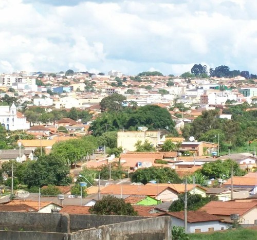 Vigilância Sanitária aponta irregularidades e interdita mutirão de consultas oftalmológicas em Carmo do Paranaíba