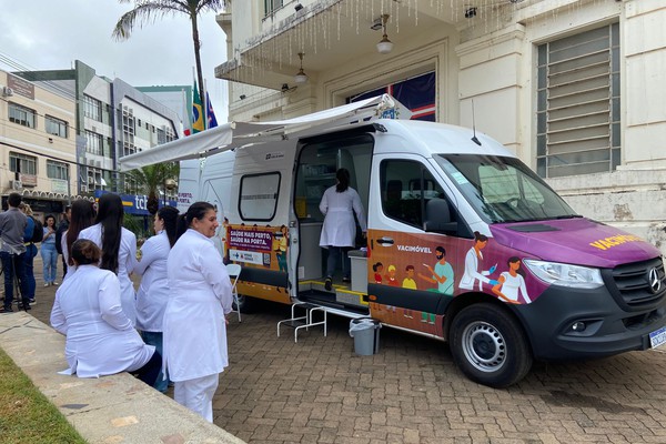 Vacimóvel percorre Patos de Minas com vacinação contra gripe e outros imunizantes