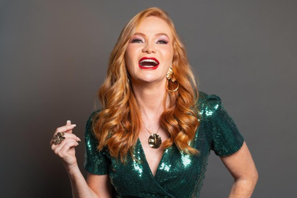 Fenômeno das redes, Cátia Damasceno chega a Patos e ingressos começam a esgotar