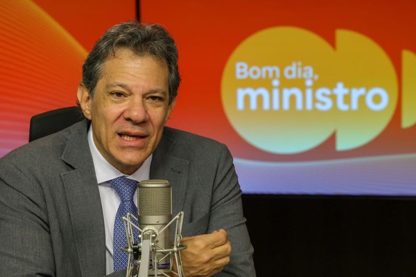 Tarifaço prejudicou mais que beneficiou população dos EUA, diz Haddad