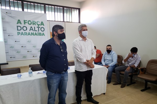 Usina de reciclagem que terá investimento de R$ 17 milhões é apresentada aos prefeitos da AMAPAR