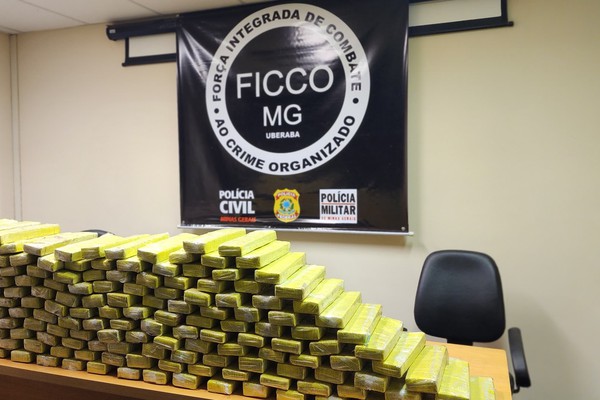 Força Tarefa encontra 2 toneladas de drogas em ônibus de trabalhadores rurais em Uberaba