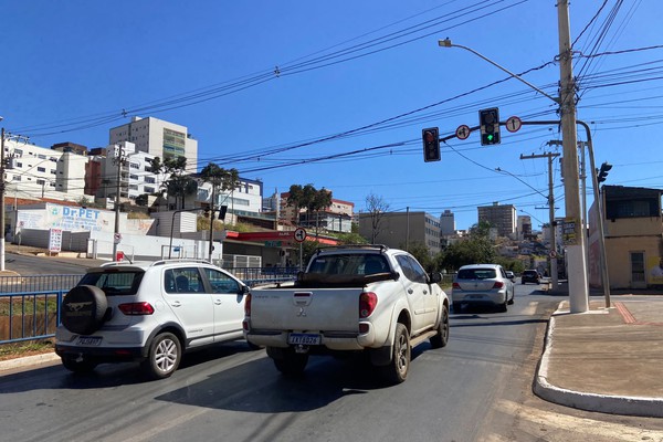 Atenção motoristas! Cruzamentos da Avenida Fátima Porto passam a operar com sistema de "direção livre"