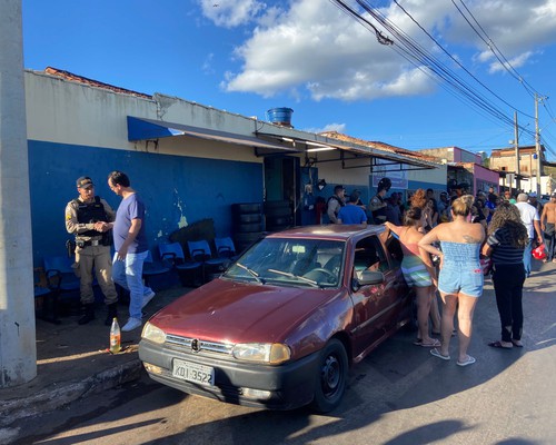 Atirador abre fogo e mata jovem dentro de borracharia em Patos de Minas