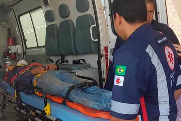 Jovem de 22 anos fica gravemente ferido ao cair do telhado de Igreja em Patos de Minas