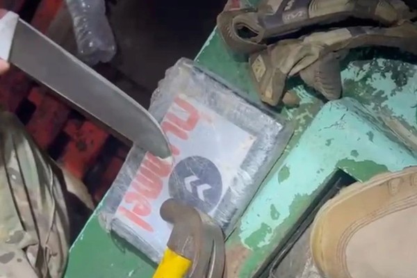PF e Marinha apreendem drogas em embarcação na costa do Suriname