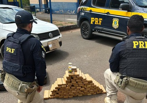PRF apreende 94 tabletes de maconha após perseguição em Patos de Minas