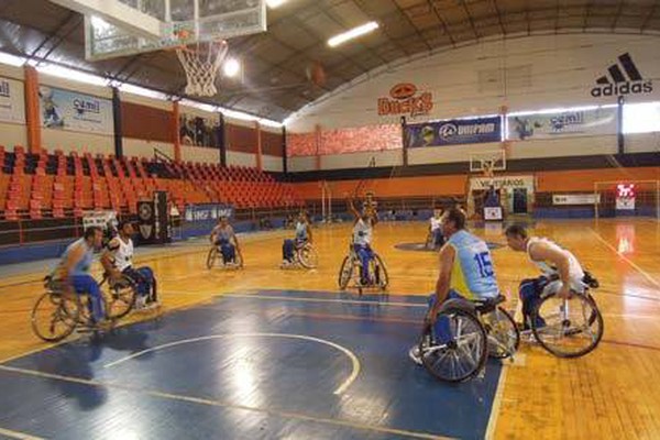 Etapa do Mineiro de Basquete em cadeira de rodas reúne mais de 100 atletas