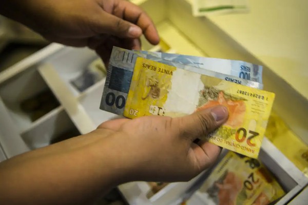 BC informa que brasileiros têm R$ 9,13 bilhões em valores para receber