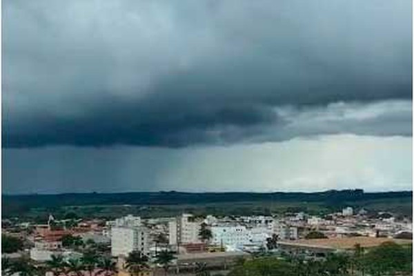 Defesa Civil alerta para chuvas de até 200 mm nas próximas 48 horas em Minas Gerais