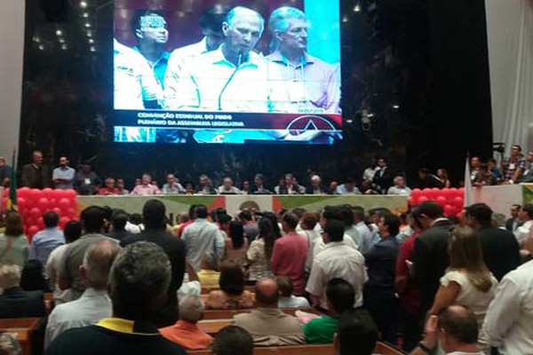 PMDB de Minas se mantém unido e Antônio Andrade é reeleito presidente estadual do partido