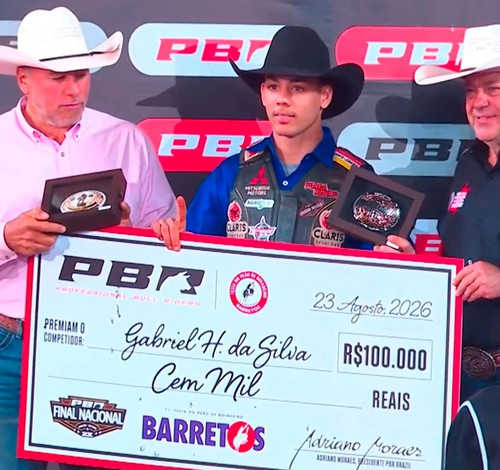 Peão de Lagoa Formosa de apenas 19 anos faz história ao vencer o Rodeio PBR de Barretos