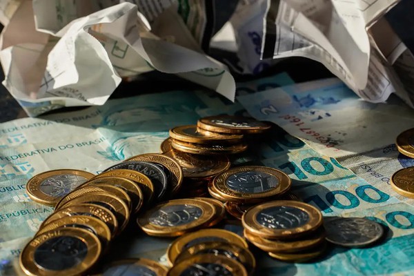 Economia cresce 0,7% em maio, puxada por consumo das famílias, diz FGV