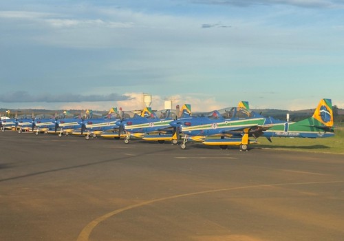 Esquadrilha da Fumaça chega a Patos de Minas e promete espetáculo imperdível neste sábado
