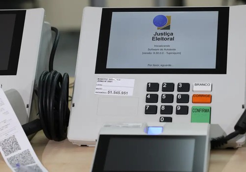 TSE propõe novas regras e recebe sugestões sobre eleições de 2026