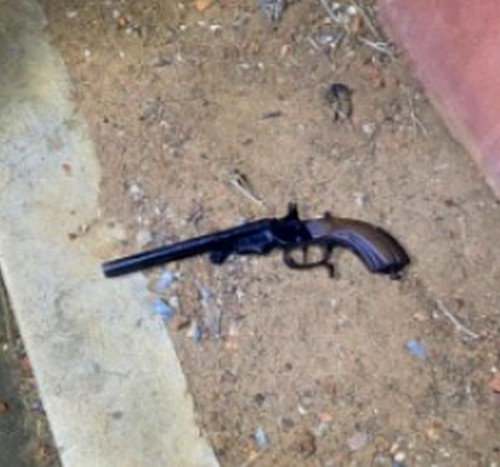 Namorada invade festa, causa danos e morador acaba preso com arma de fogo em São Gonçalo do Abaeté
