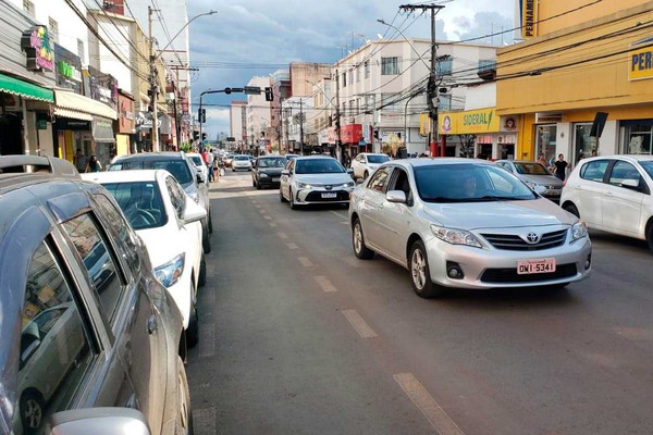 Cobrança por estacionamento no Centro de Patos de Minas está suspensa a partir de hoje
