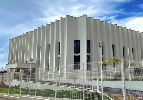 Polícia procura ladrão que invadiu igreja em Lagamar, arrombou cofre e furtou mais de R$ 15 mil