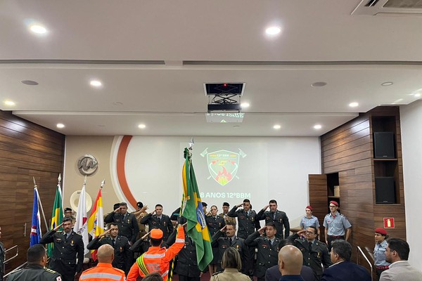 12º Batalhão de Bombeiros Militar celebra 48 anos de história com entrega de medalhas e reconhecimento profissional