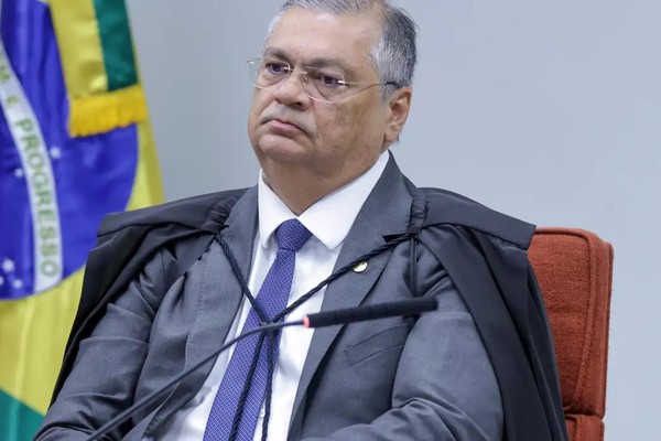 Ministro Flávio Dino manda suspender pagamento de penduricalhos nos Três Poderes