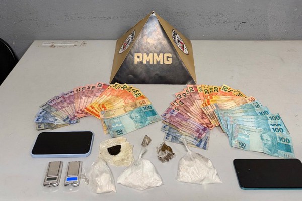 Dupla é presa após fugir da PM em alta velocidade e dispensar pacotes de cocaína na Avenida JK