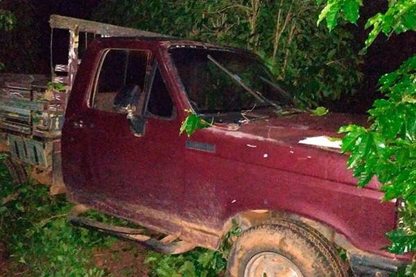 Após vítima ver criminoso dirigindo caminhonete, PM prende um e recupera veículo em Patrocínio 