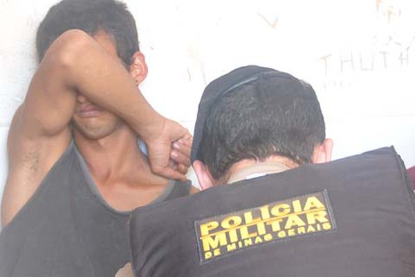 Filho é preso pela Polícia Militar depois de esfaquear o próprio pai em Patos de Minas