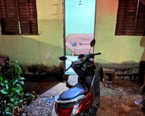 Motociclista acaba preso após bater em carro estacionado no Centro de Patos de Minas