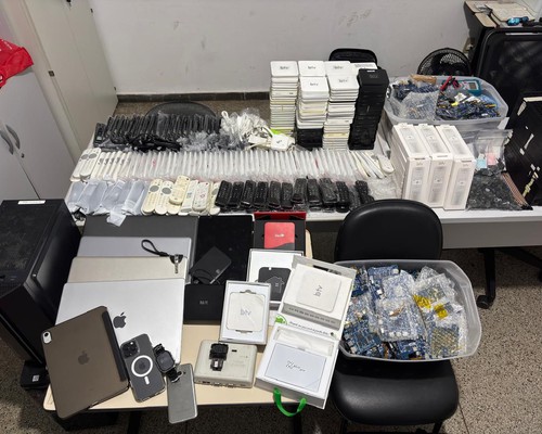 Operação da Polícia Civil contra a pirataria digital apreende milhares de peças de TV Box em Araxá