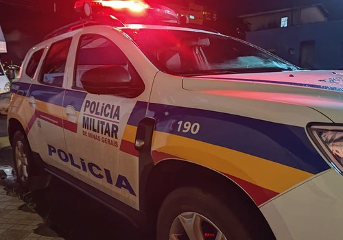 Homem é preso após agredir a companheira com diversos socos e chutes em via pública