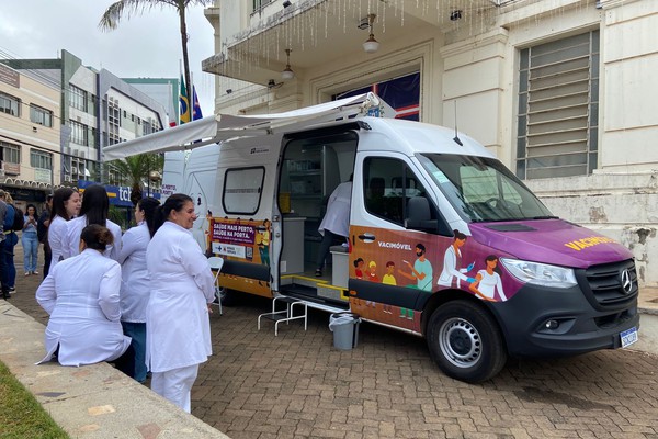 Vacimóvel está no Centro de Patos de Minas neste sábado com vacina contra gripe e outros imunizantes