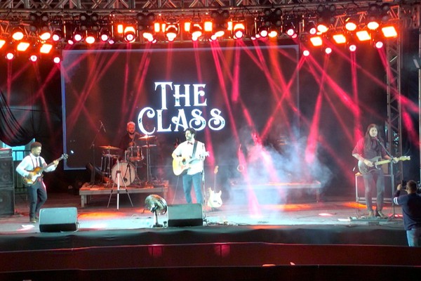 E teve Beatles: The Class canta "Don't let me down" e não deixa ninguém para baixo; veja ao vivo