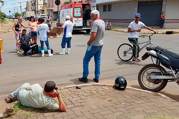 Três pessoas ficam feridas em mais um acidente com motocicletas em Patos de Minas