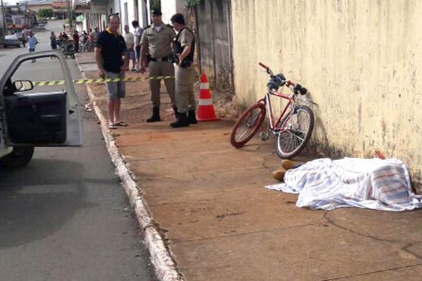 Assaltante é morto no centro de Presidente Olegário em troca de tiros com policiais militares