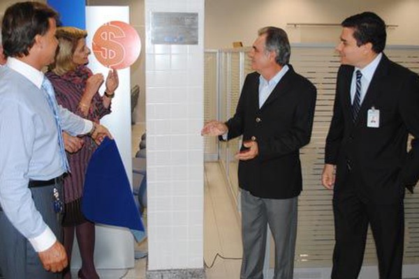 No dia em que completa 119 anos, Patos de Minas ganha nova agência da CEF 