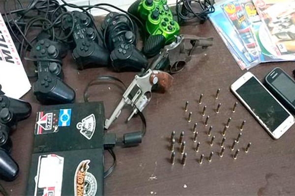 Adolescentes são apreendidos com duas armas de fogo em Presidente Olegário