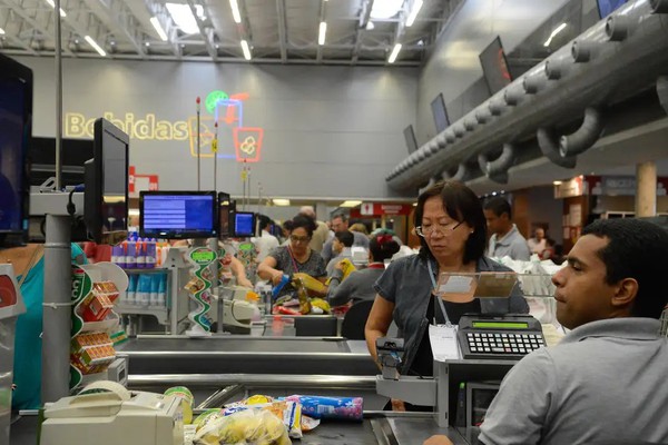 Consumo dos brasileiros cresce 2,63% no primeiro semestre