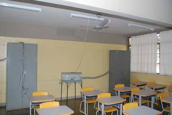Escola Frei Leopoldo continua em obras, mas Secretaria garante volta às aulas