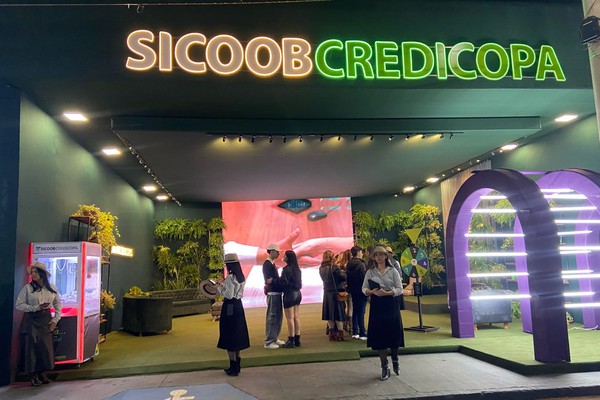 Mais bonito e com mais atrações: Sicoob Credicopa inova mais uma vez na Fenamilho; veja ao vivo