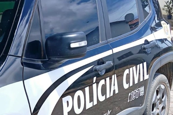 Professora que chutou aluno de 5 anos em sala de aula é indiciada por maus-tratos em MG