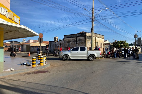 Passageira de moto morre em violento acidente com caminhonete em Patos de Minas