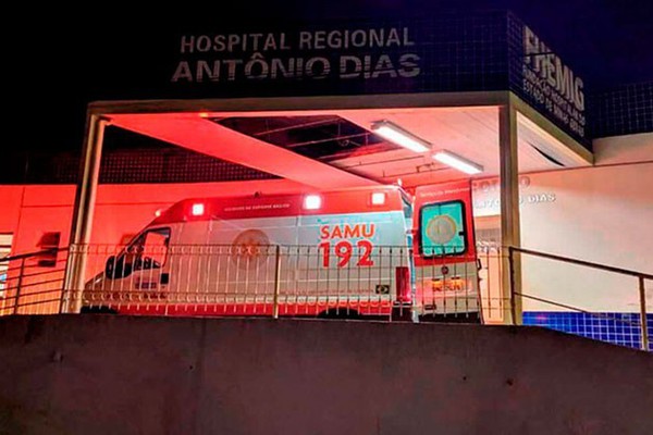 Homem morre ao ser atingido por golpe de faca na frente da companheira em Patos de Minas