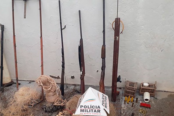 PM apreende homem com diversas armas de fogo e munições em São Gonçalo do Abaeté