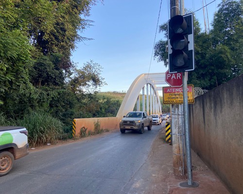 Prefeitura aposta em semáforos para tentar reduzir congestionamentos na Ponte do Arco